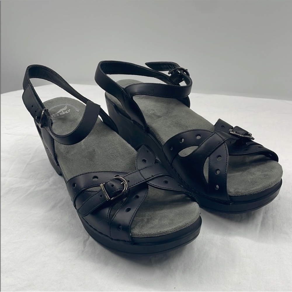 NWOB. Dansko EU40 Sissy Black Leather Wedge Sandals.